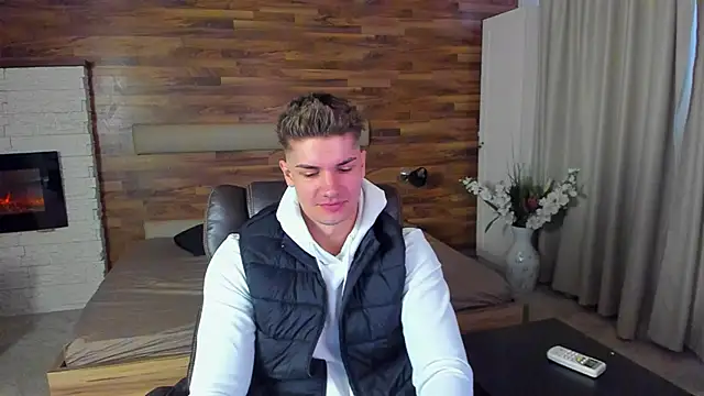 MaxKaiden online show from 03-13-26, 06:40