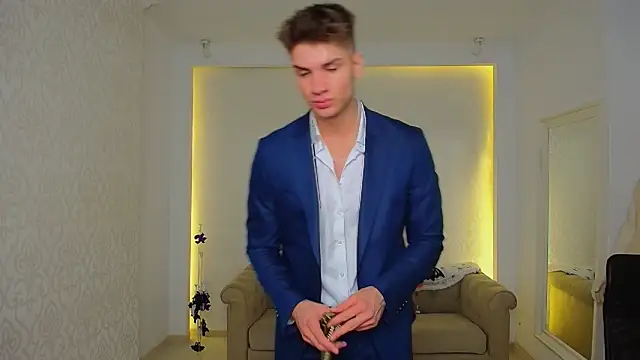 MaxKaiden online show from 10-30-25, 05:50