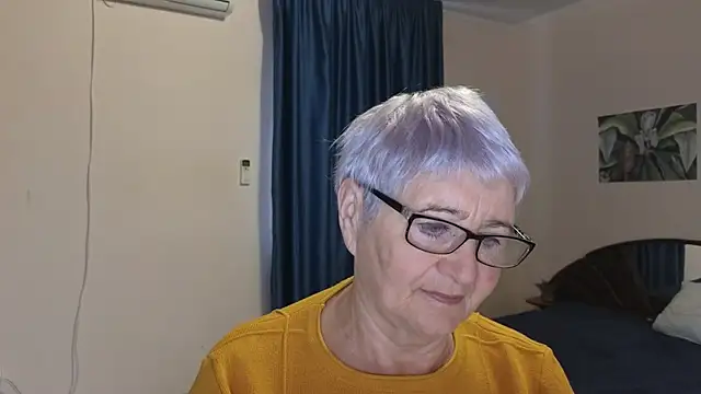 Sandra Snowflake online show from 11-09-25, 05:00