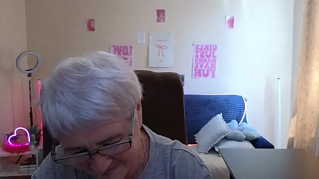 Snapshot of Sandra_Snowflake chatting on 06-15-26, 12:05 Sandra Snowflake online show from 06-15-26, 12:05