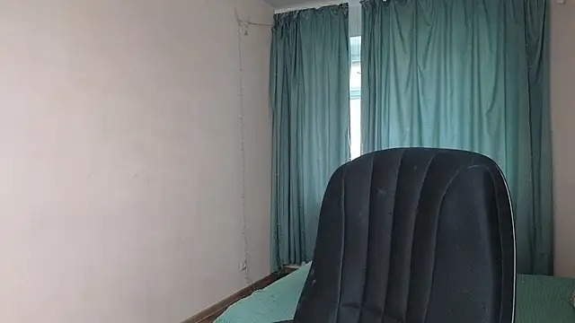 Sandra Snowflake online show from 10-17-25, 12:07
