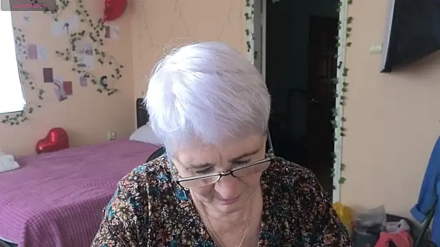 Snapshot of Sandra_Snowflake chatting on 06-05-26, 05:34 Sandra Snowflake online show from 06-05-26, 05:34
