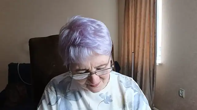Sandra Snowflake online show from 04-14-26, 03:55