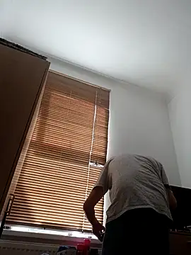 Eusuntnoulgigolo online show from 04-12-26, 09:23