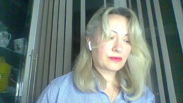 Snapshot of Mary888x chatting on 03-06-25, 05:11 Mary888x online show from 03-06-25, 05:11