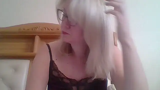 Snapshot of Mary888x chatting on 02-26-25, 05:10 Mary888x online show from 02-26-25, 05:10