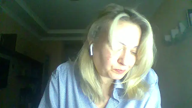 Snapshot of Mary888x chatting on 03-04-25, 06:29 Mary888x online show from 03-04-25, 06:29