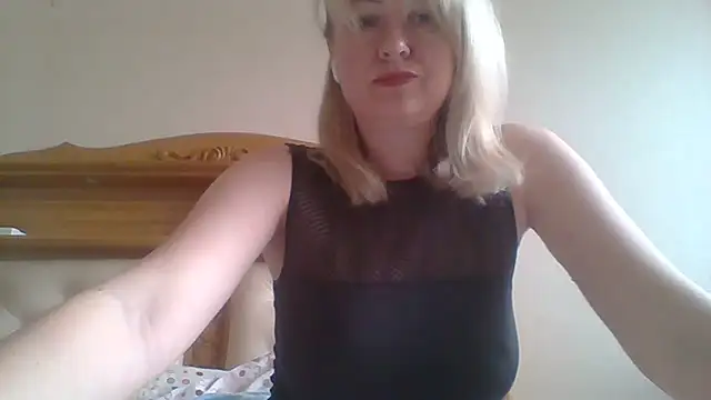 Snapshot of Mary888x chatting on 03-04-25, 07:19 Mary888x online show from 03-04-25, 07:19