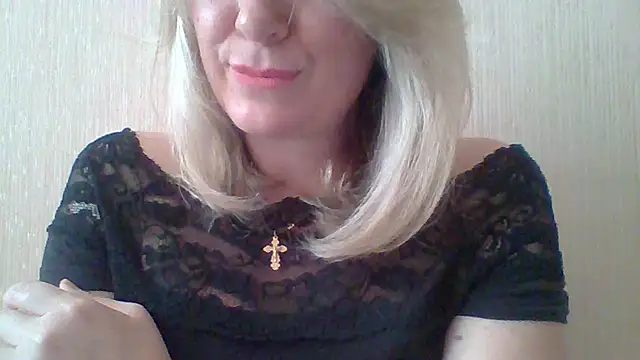 Snapshot of Mary888x chatting on 12-18-25, 09:36 Mary888x online show from 12-18-25, 09:36