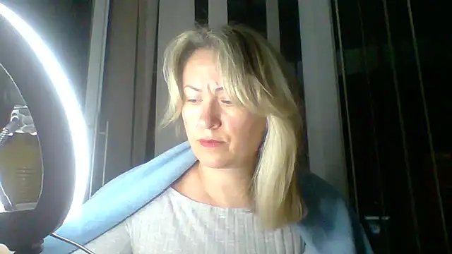 Snapshot of Mary888x chatting on 02-17-25, 06:50 Mary888x online show from 02-17-25, 06:50
