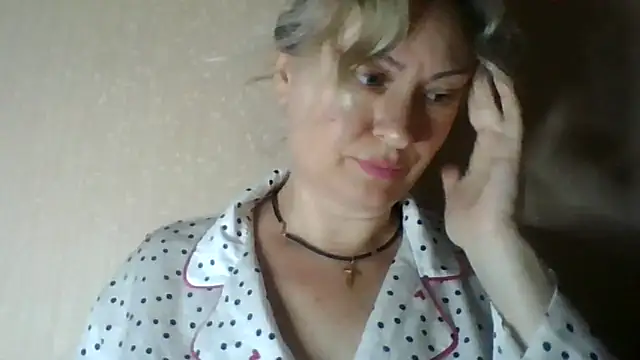 Snapshot of Mary888x chatting on 06-12-26, 06:27 Mary888x online show from 06-12-26, 06:27