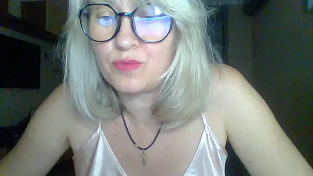 Snapshot of Mary888x chatting on 09-09-25, 05:11 Mary888x online show from 09-09-25, 05:11