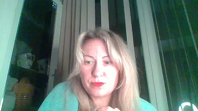 Snapshot of Mary888x chatting on 02-17-25, 10:05 Mary888x online show from 02-17-25, 10:05