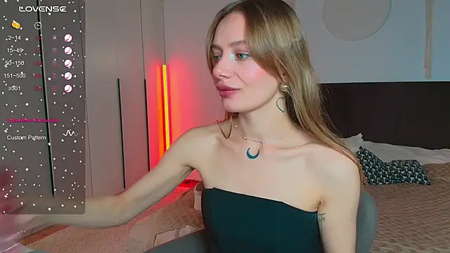 LunaticaBae online show from 10-09-25, 05:19