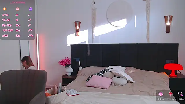 LunaticaBae online show from 02-20-26, 03:14