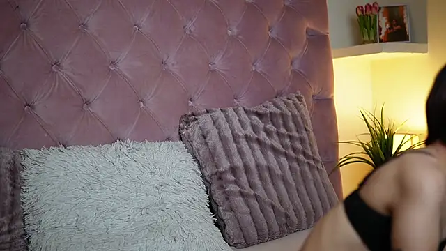 MaiaMini online show from 10-25-25, 11:27