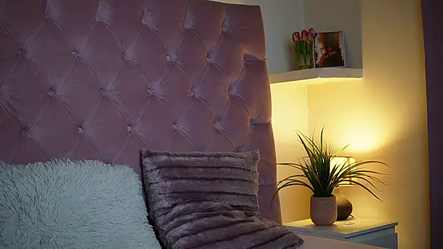 MaiaMini online show from 10-14-25, 09:25