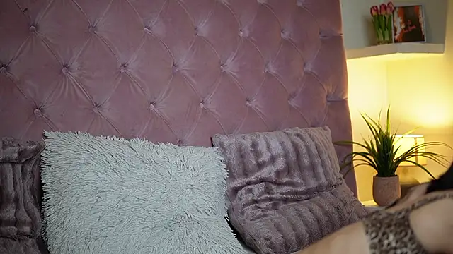 MaiaMini online show from 02-10-26, 08:52