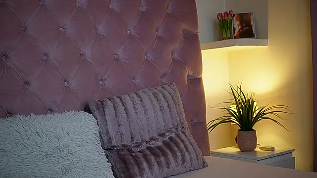 MaiaMini online show from 09-12-25, 08:52