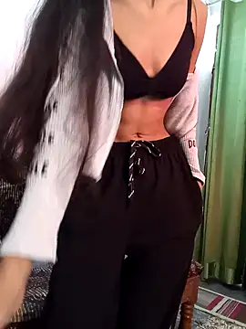 Snapshot of yourslady_ chatting on 02-19-25, 06:22 yourslady  online show from 02-19-25, 06:22