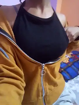 Snapshot of yourslady_ chatting on 10-29-25, 05:01 yourslady  online show from 10-29-25, 05:01