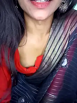 Snapshot of yourslady_ chatting on 03-03-25, 07:35 yourslady  online show from 03-03-25, 07:35