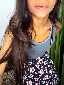 Snapshot of yourslady_ chatting on 03-05-25, 12:44 yourslady  online show from 03-05-25, 12:44