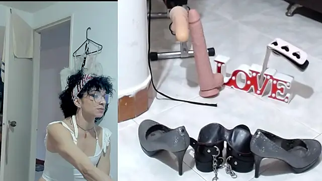 afroditacute15 online show from 09-10-25, 09:47