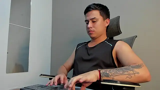 mattiwsmorris  online show from 12-05-25, 06:01