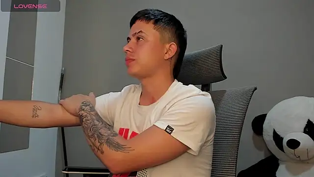 mattiwsmorris  online show from 11-12-25, 01:48