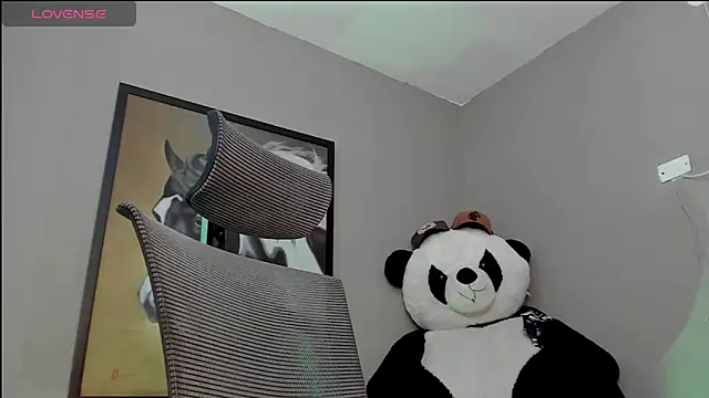 mattiwsmorris  online show from 09-12-25, 03:34