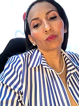 Snapshot of Mrsvictoriaaa chatting on 02-19-26, 07:33 Mrsvictoriaaa online show from 02-19-26, 07:33