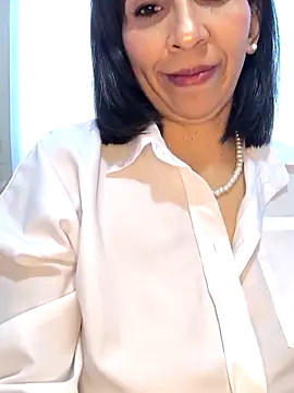 Snapshot of Mrsvictoriaaa chatting on 01-17-26, 08:23 Mrsvictoriaaa online show from 01-17-26, 08:23