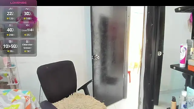 Snapshot of Ladyy_Sweet22 chatting on 09-28-25, 01:40 Ladyy Sweet22 online show from 09-28-25, 01:40