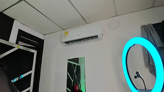 Snapshot of Rubyxht chatting on 02-18-26, 12:45 Rubyxht online show from 02-18-26, 12:45