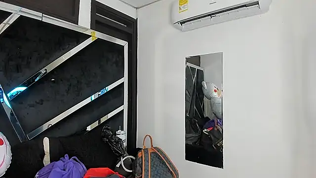 Snapshot of Rubyxht chatting on 02-17-26, 12:46 Rubyxht online show from 02-17-26, 12:46