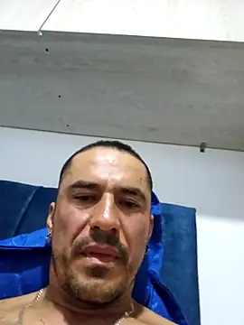 Iuver online show from 12-20-25, 01:19