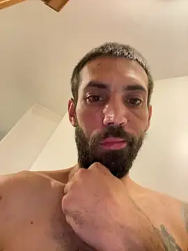 Snapshot of QueenM3 chatting on 09-29-25, 01:45 QueenM3 online show from 09-29-25, 01:45