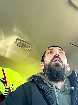 Snapshot of QueenM3 chatting on 10-27-25, 03:02 QueenM3 online show from 10-27-25, 03:02