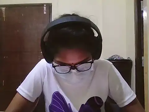 Snapshot of cutee_telugu chatting on 10-19-25, 03:04 cutee telugu online show from 10-19-25, 03:04
