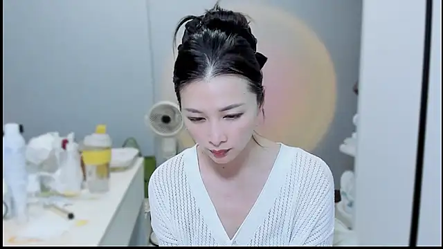 Snapshot of A_dabo chatting on 10-29-25, 02:16 A dabo online show from 10-29-25, 02:16