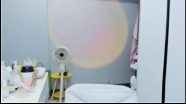 Snapshot of A_dabo chatting on 10-21-25, 05:51 A dabo online show from 10-21-25, 05:51