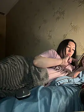 Naughtbaby 2025 online show from 11-15-25, 04:27