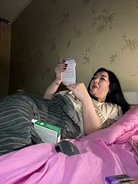 Snapshot of Naughtbaby_2025 chatting on 02-06-26, 03:57 Naughtbaby 2025 online show from 02-06-26, 03:57