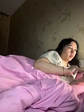 Snapshot of Naughtbaby_2025 chatting on 02-15-26, 12:11 Naughtbaby 2025 online show from 02-15-26, 12:11