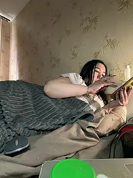 Naughtbaby 2025 online show from 03-20-26, 12:50