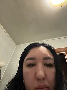 Snapshot of Naughtbaby_2025 chatting on 02-18-26, 01:40 Naughtbaby 2025 online show from 02-18-26, 01:40