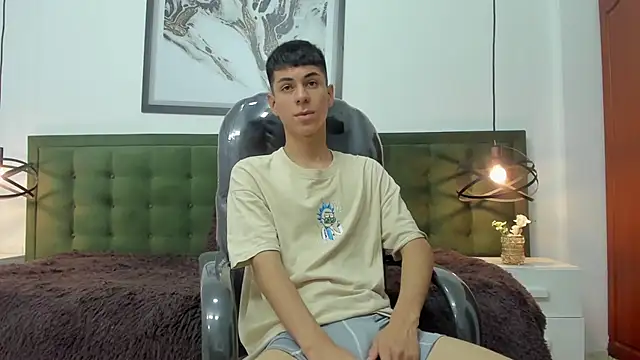 Snapshot of Johann_sex chatting on 10-02-25, 05:38 Johann sex online show from 10-02-25, 05:38