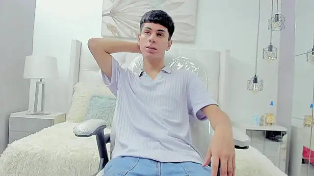 Snapshot of Johann_sex chatting on 05-26-26, 05:55 Johann sex online show from 05-26-26, 05:55