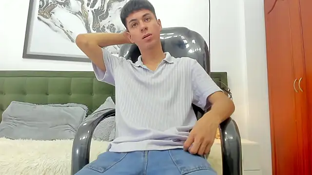 Snapshot of Johann_sex chatting on 05-12-26, 05:19 Johann sex online show from 05-12-26, 05:19
